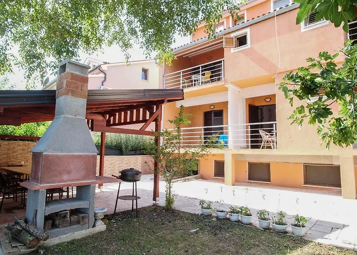 Manda Apartament