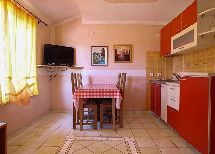 Manda Apartament
