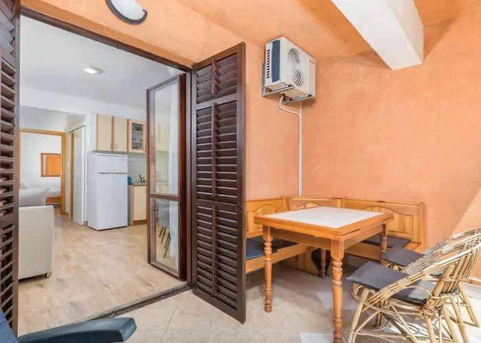 Apartament Manda *