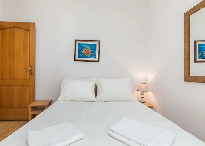 Apartament Manda *